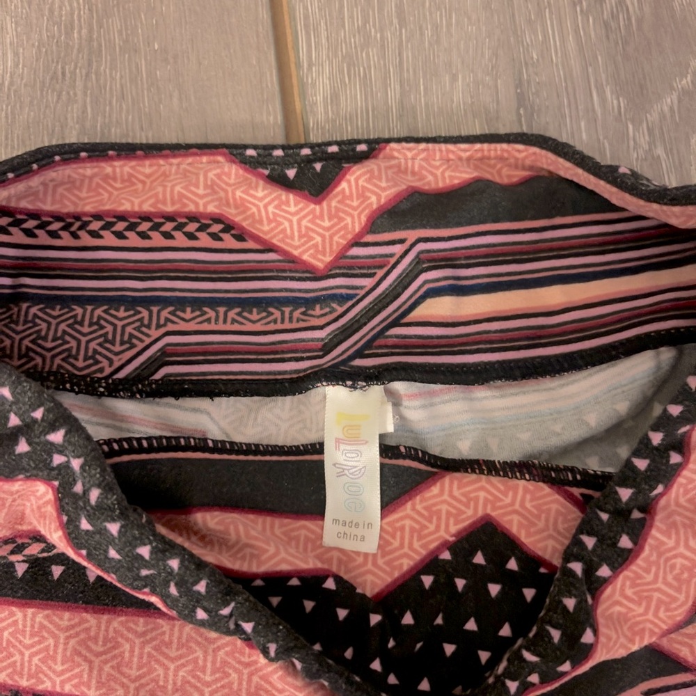 LuLaRoe Geometric Pink & Black Leggings - Soft & Stretchy XS/S
